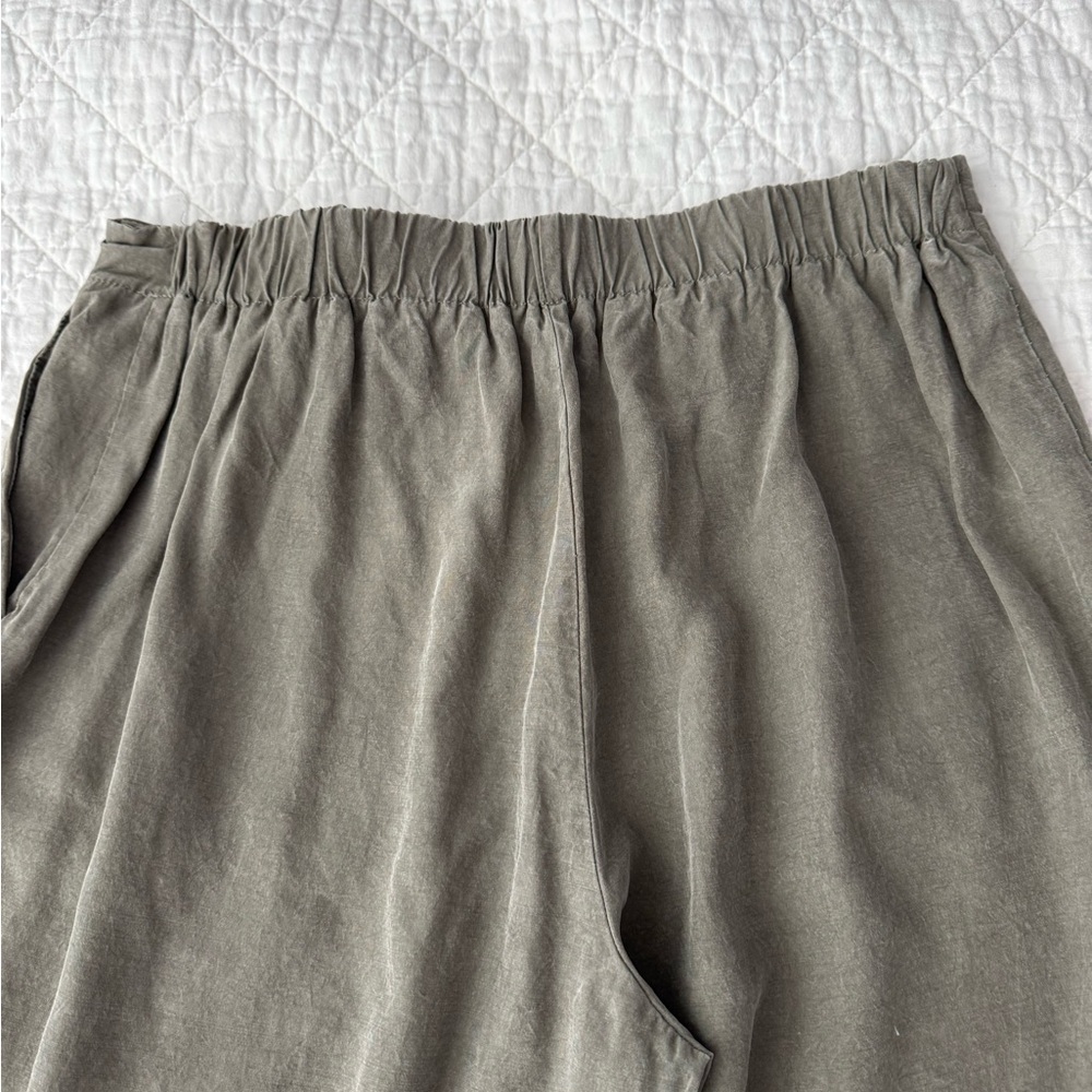 Zara Women's Olive Joggers - Picture 5 of 7